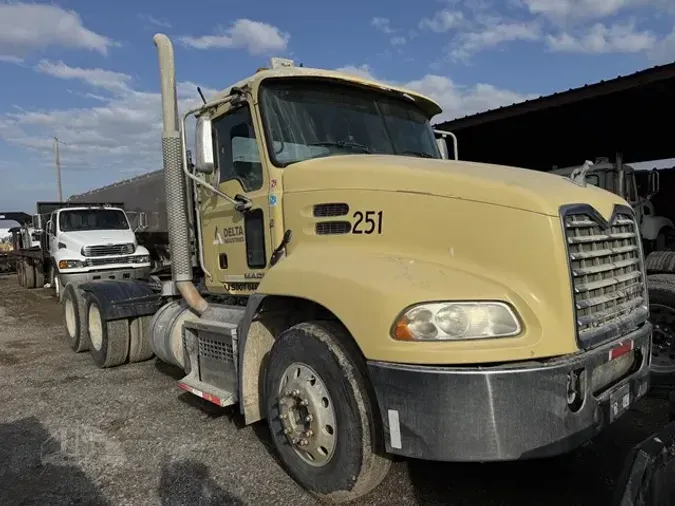 2018 MACK PINNACLE CXU613