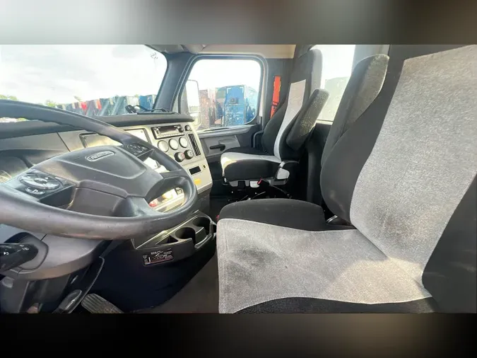 2019 Freightliner Cascadia 126efd032cf8cc3123053f4fcf50ec54d83