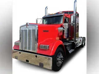 2023 Kenworth W900L