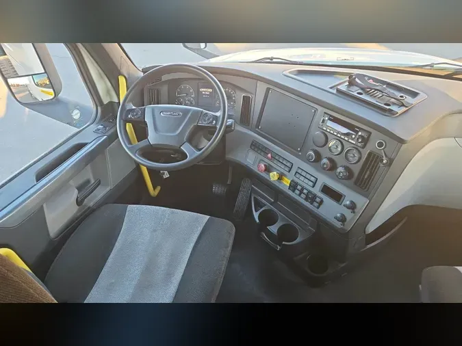 2022 Freightliner Cascadia 126efd1d04a41846ae0569002dfcd495bf9