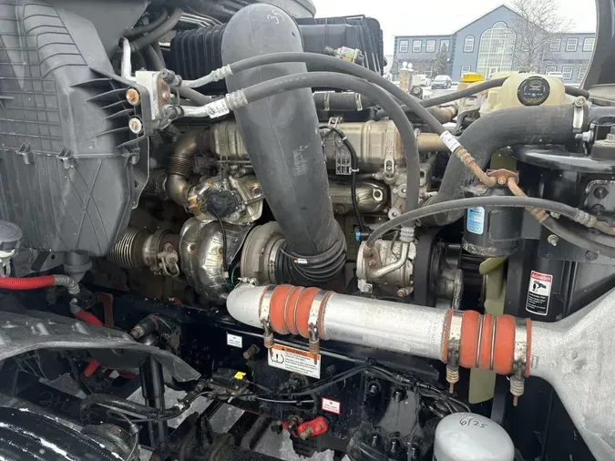 2022 Freightliner Cascadia 126