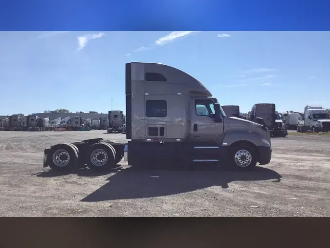 2022 International LT