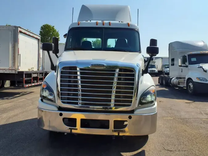 2018 FREIGHTLINER CASCADIA 125