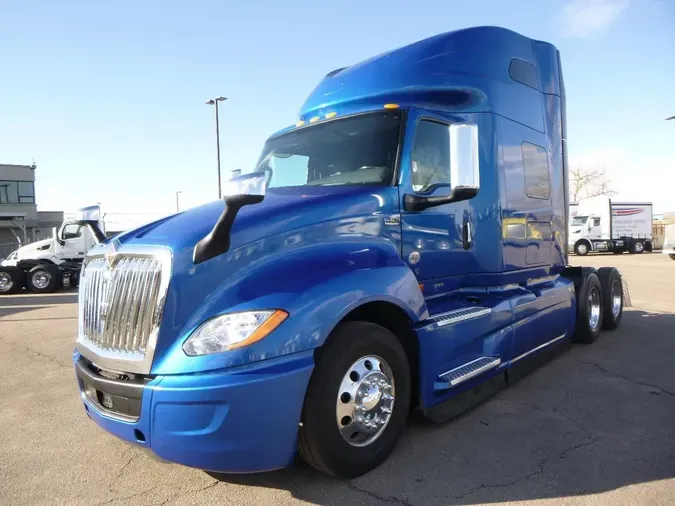 2022 International LT625