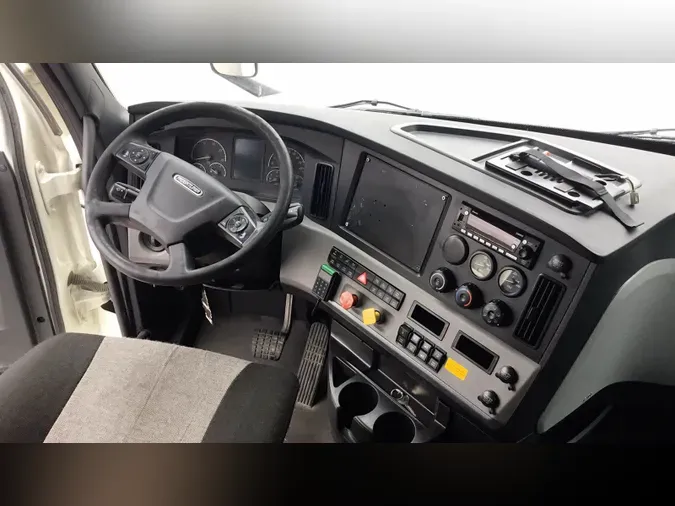 2021 Freightliner Cascadia 126