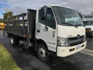 2017 HINO TRUCK 195