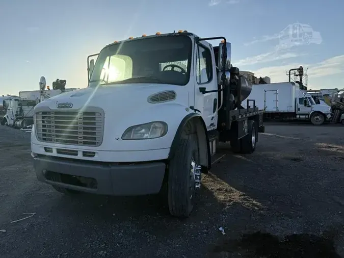 2007 FREIGHTLINER BUSINESS CLASS M2 106