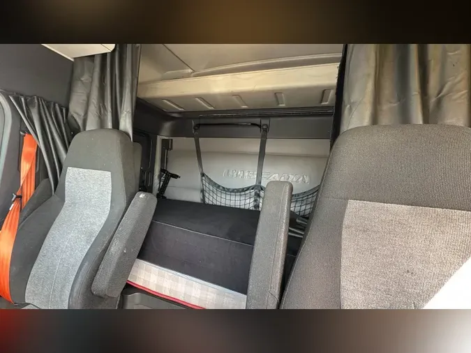 2022 Freightliner Cascadia 126