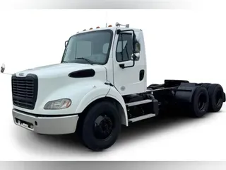 2021 Freightliner Business Class M2 112