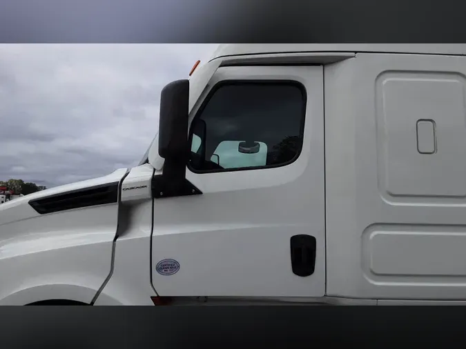 2021 Freightliner Cascadia 126