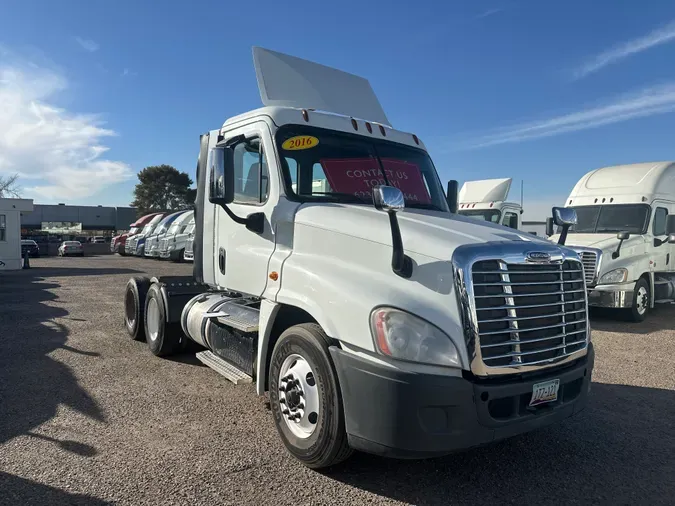 2016 FREIGHTLINER/MERCEDES CASCADIA 125