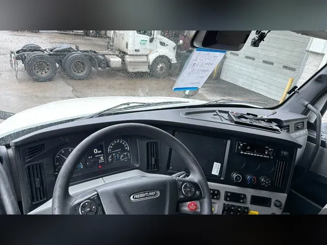 2022 Freightliner Cascadia