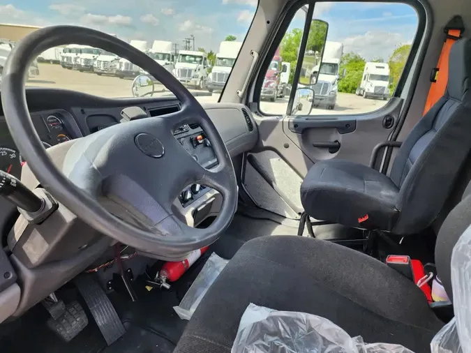 2019 FREIGHTLINER/MERCEDES M2 106