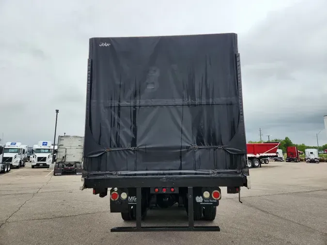 2016 FREIGHTLINER M2106
