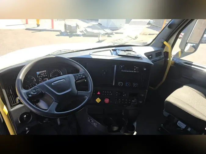 2024 Freightliner Cascadia 126eff703a5cf86ac2e40f923fd4da5a2bd