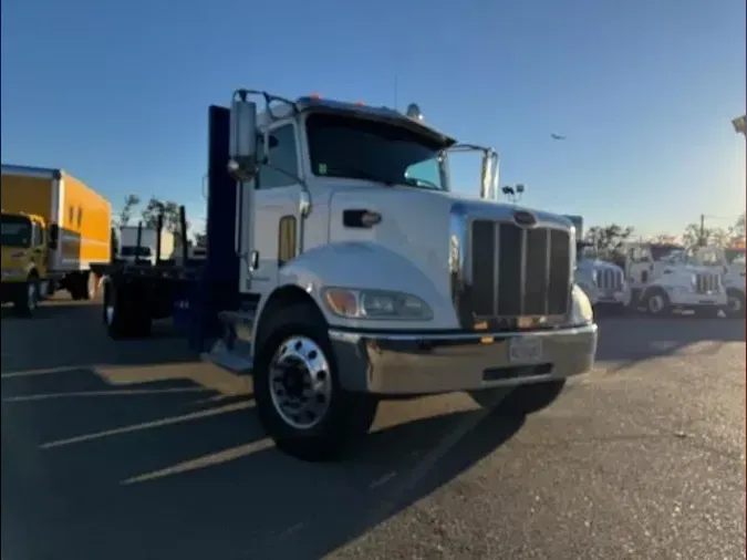 2017 Peterbilt 337