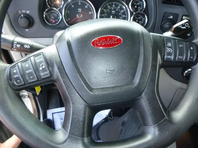 2021 Peterbilt 579