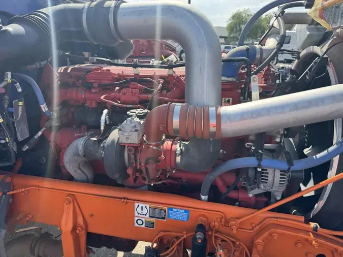 2023 Peterbilt 389
