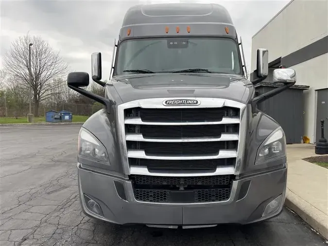 2022 FREIGHTLINER CA126