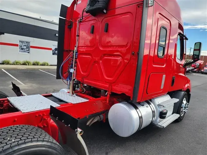 2021 FREIGHTLINER CA116f004470646f1496a2af3ac76b1be55dc