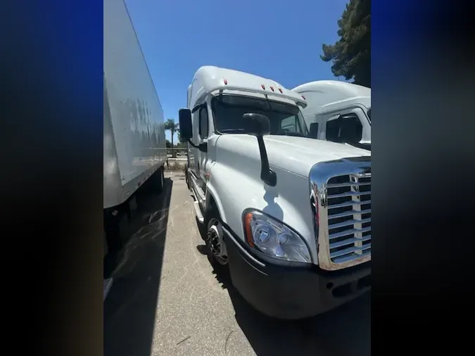 2019 FREIGHTLINER/MERCEDES CASCADIA 125