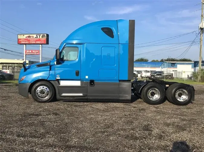 2021 FREIGHTLINER CA126