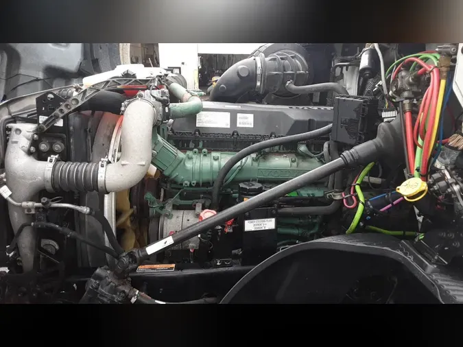 2019 Volvo VNL300