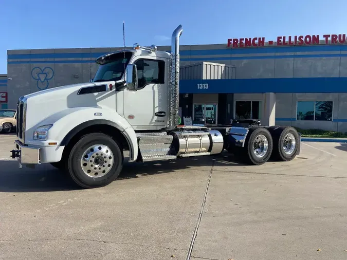 2026 Kenworth T880