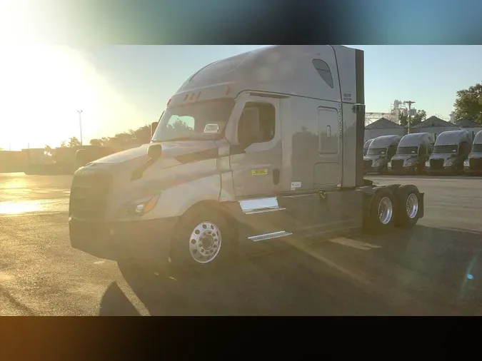 2022 Freightliner Cascadia 126