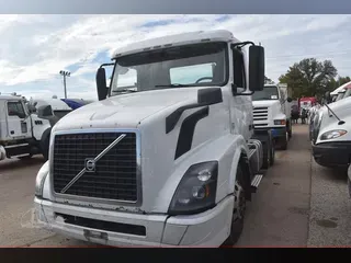 2018 VOLVO VNL62T300