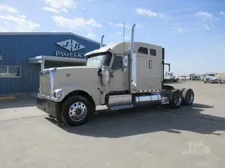 2002 INTERNATIONAL 9900