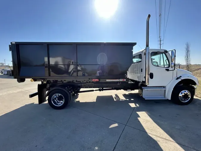 2019 Freightliner M2 106