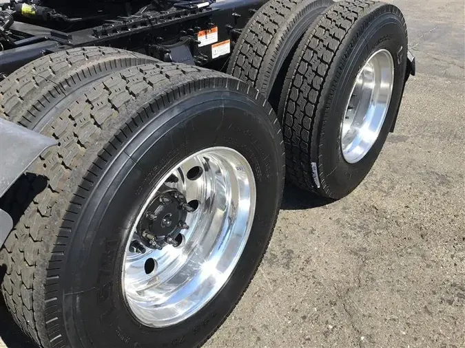 2022 FREIGHTLINER CA126