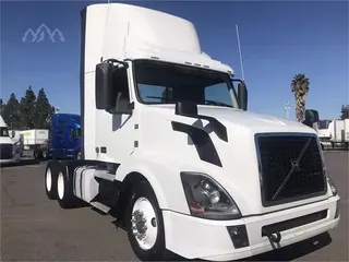 2016 VOLVO VNL64T300