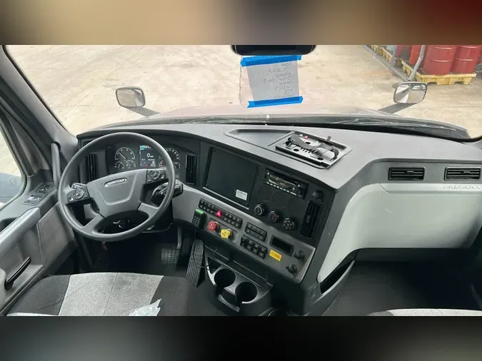 2022 Freightliner Cascadia