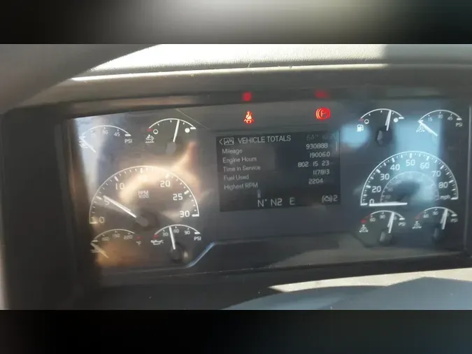 2020 Volvo VNL300