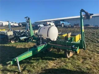 JOHN DEERE 7200