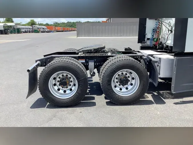 2022 Freightliner Cascadia 126