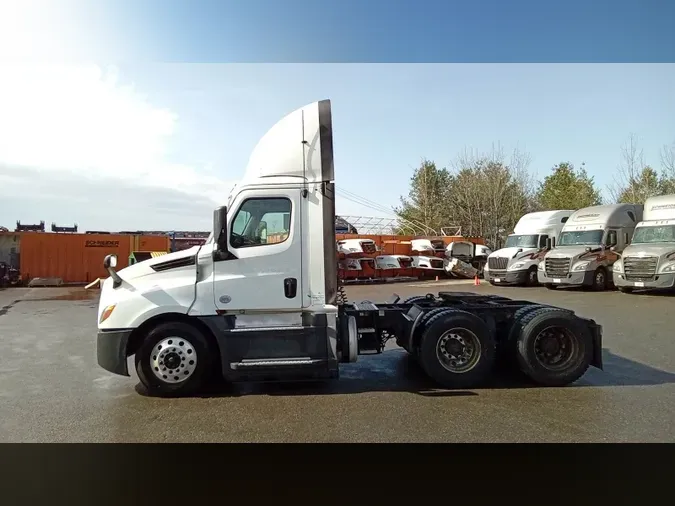 2019 Freightliner Cascadia 126