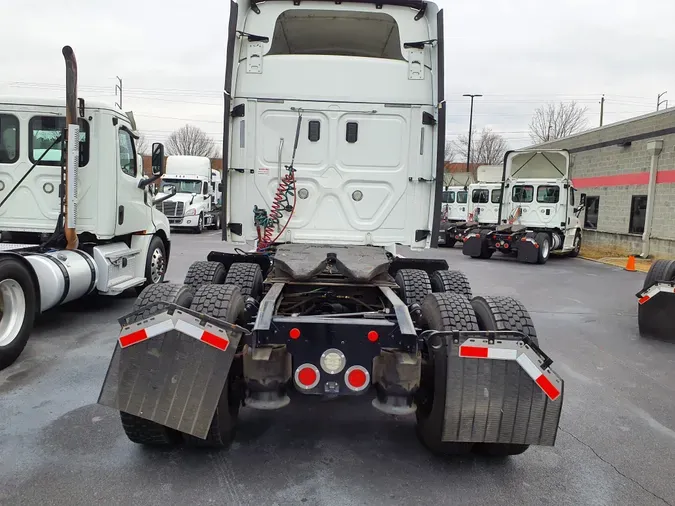 2017 FREIGHTLINER/MERCEDES CASCADIA 125