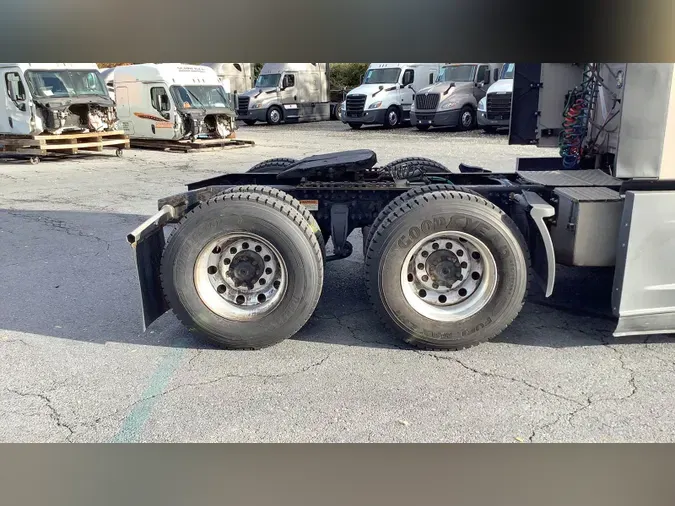 2021 Freightliner Cascadia 126f020e900f65e06afe13ea62bc8a4d6b7