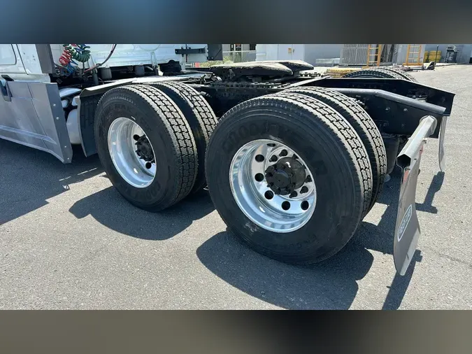 2023 Freightliner Cascadia 126