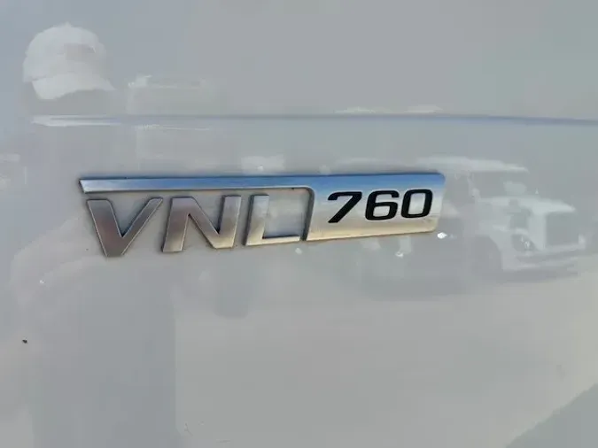 2019 VOLVO VNL64T760