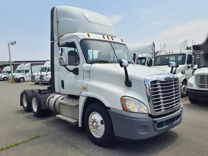 2020 FREIGHTLINER CASCADIA 125