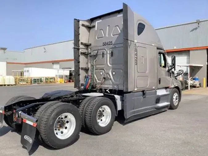 2023 Freightliner Cascadia