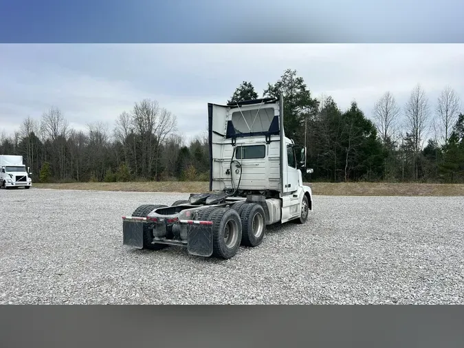 2018 Volvo VNL300