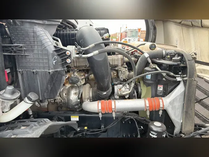 2025 Freightliner Cascadia 126f02cb3408151b061dd0a3997cb112ec6