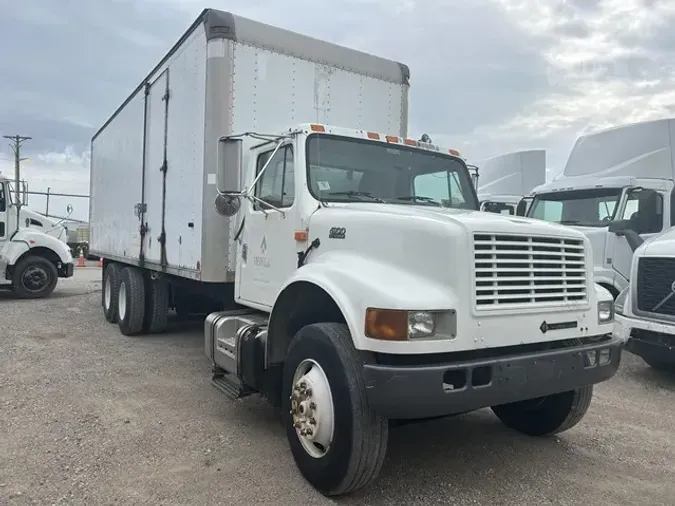2001 INTERNATIONAL 4900