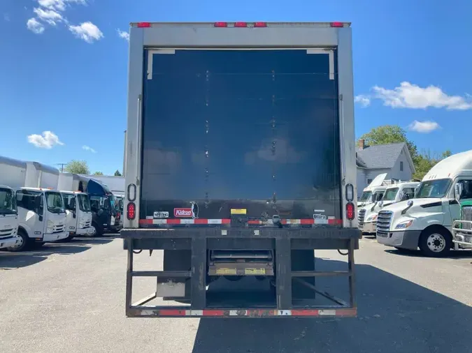 2017 FREIGHTLINER M2 106