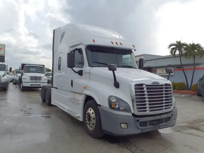 2019 FREIGHTLINER/MERCEDES CASCADIA 125